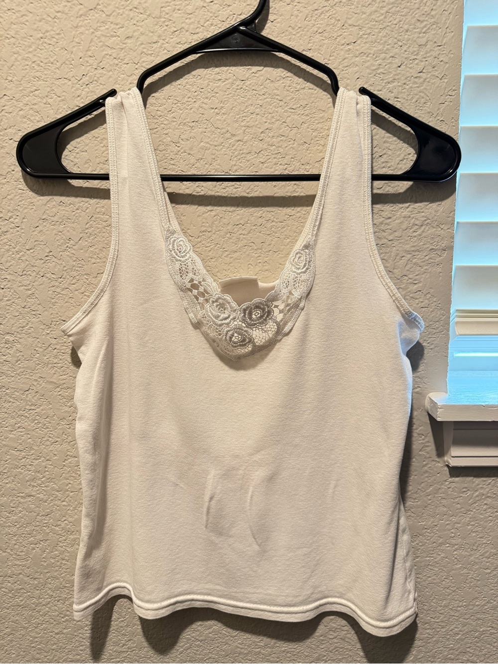 Secret Treasures White Lace-Trim Tank Top